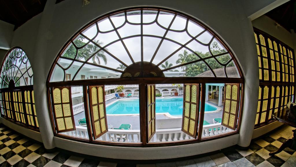 Pure Oasis Resort Negril Exterior photo